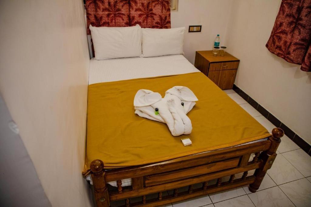 Maison Blanche Near Rock Beach Hotel Пондичери Екстериор снимка
