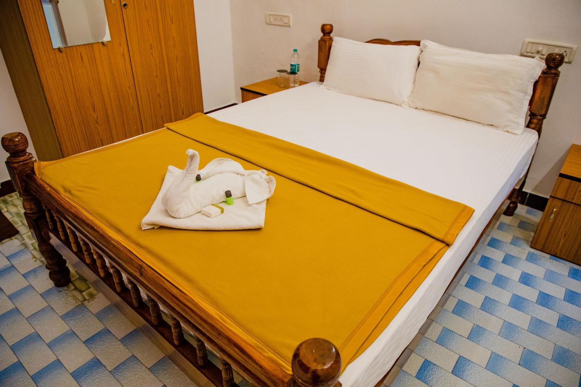 Maison Blanche Near Rock Beach Hotel Пондичери Екстериор снимка
