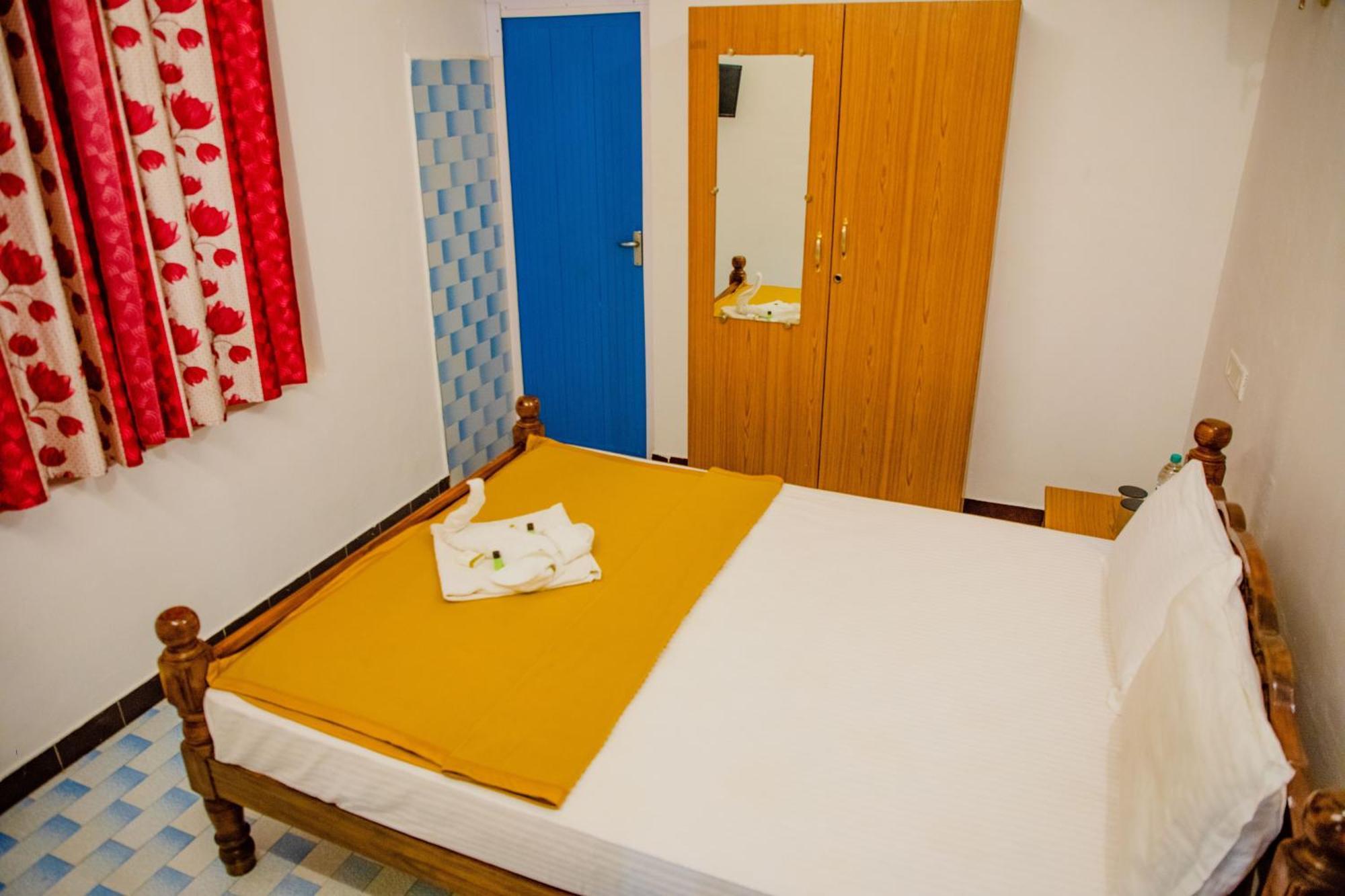 Maison Blanche Near Rock Beach Hotel Пондичери Екстериор снимка